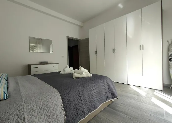 The Friend's House I